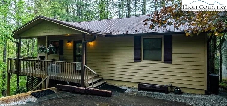 Image number 1 for the current listing