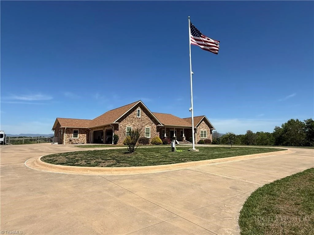 Image number 1 for the current listing