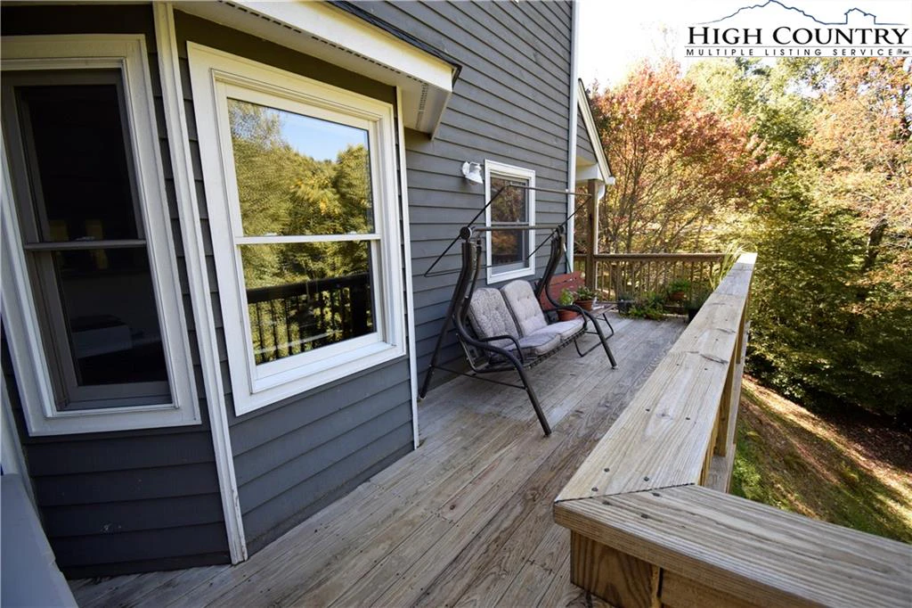 Image number 18 for the current listing
