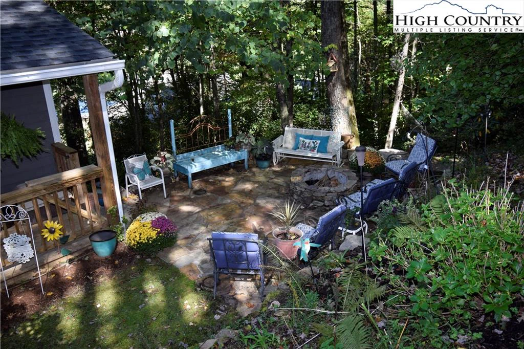 Image number 21 for the current listing