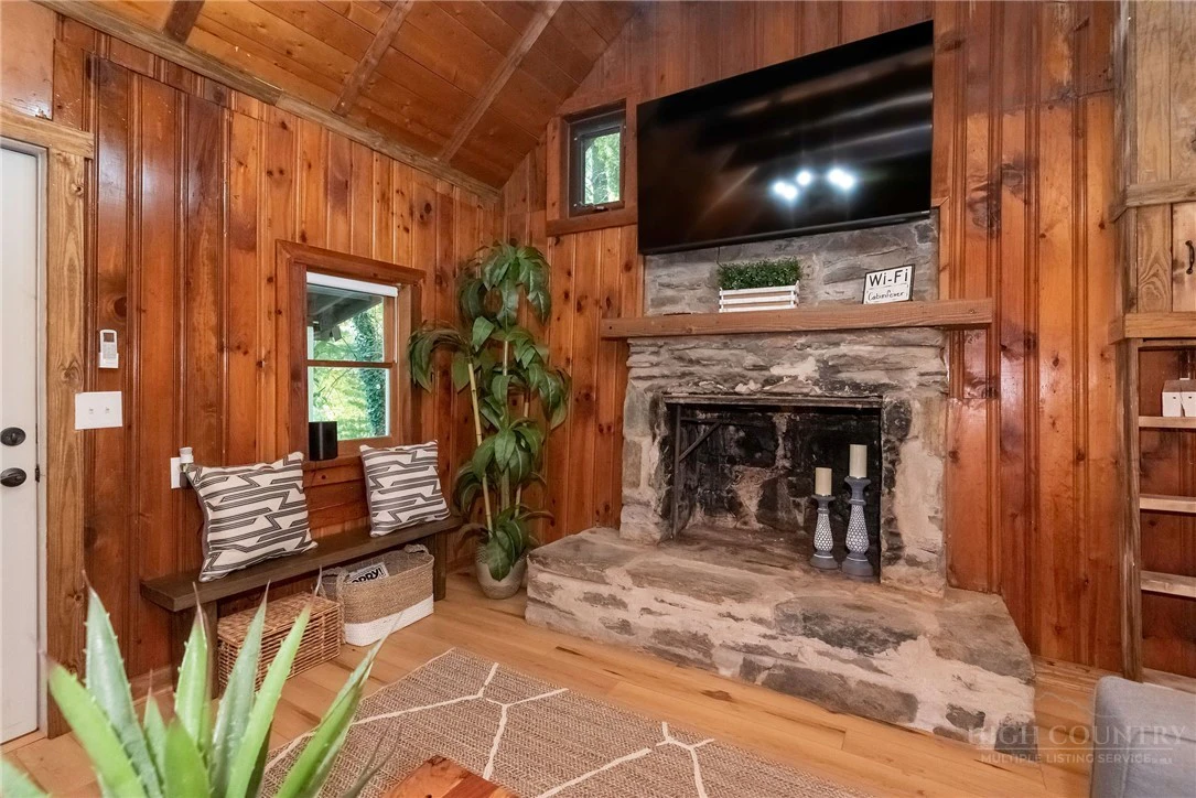 Image number 6 for the current listing