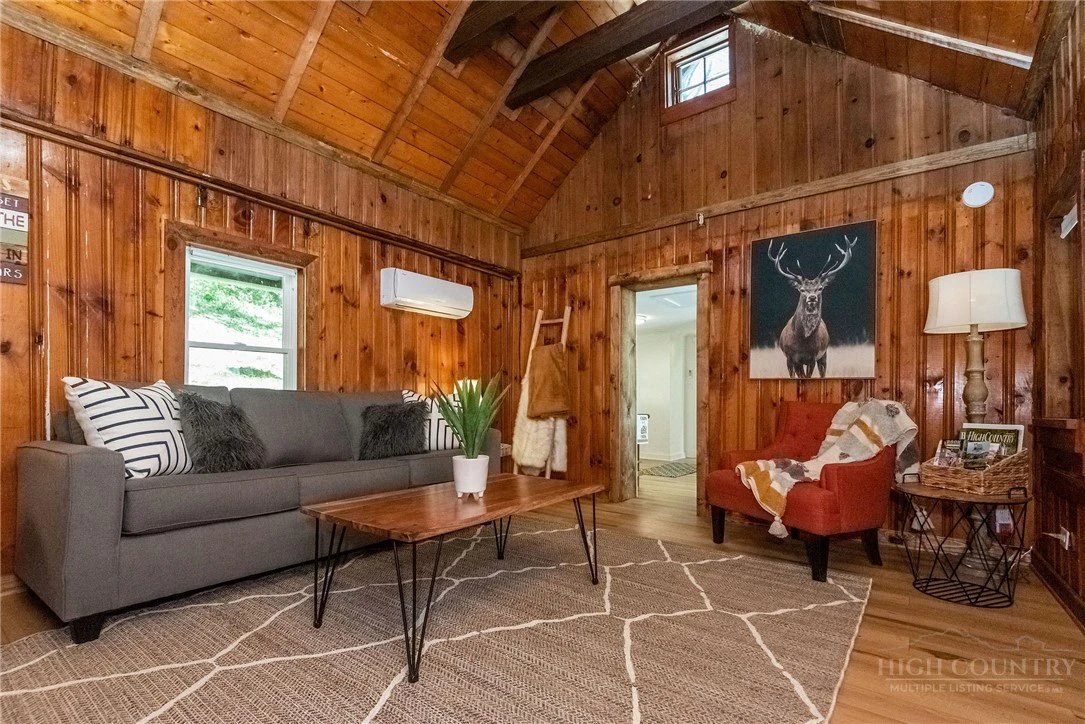 Image number 8 for the current listing