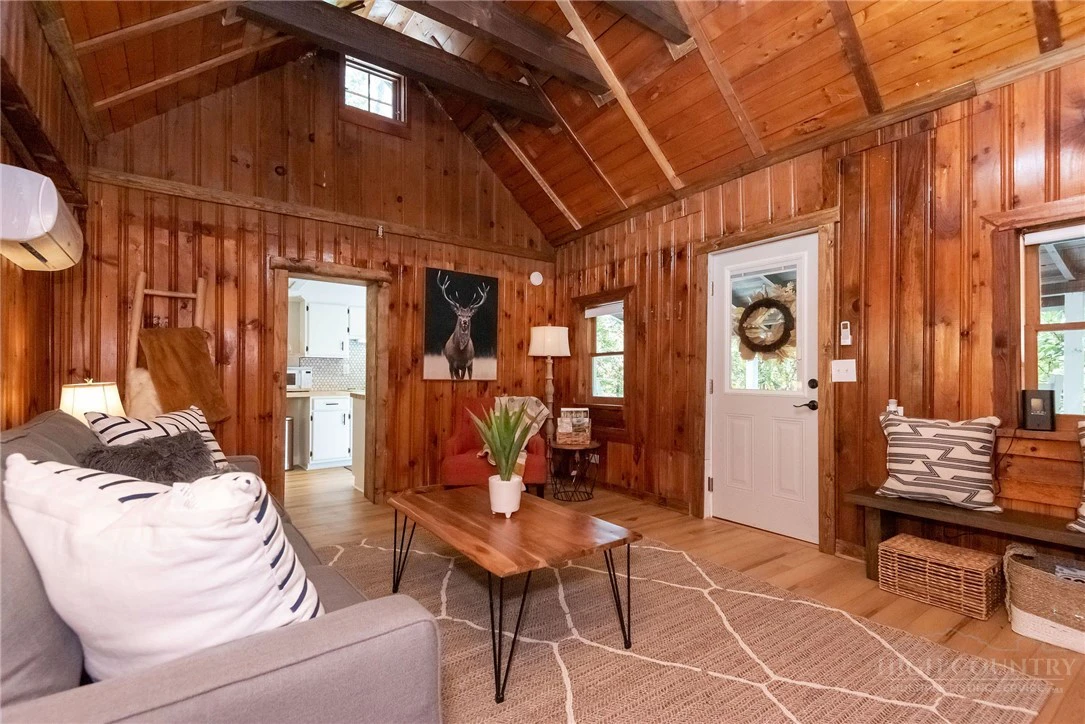 Image number 11 for the current listing