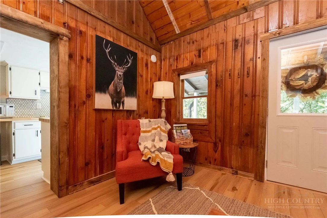 Image number 12 for the current listing