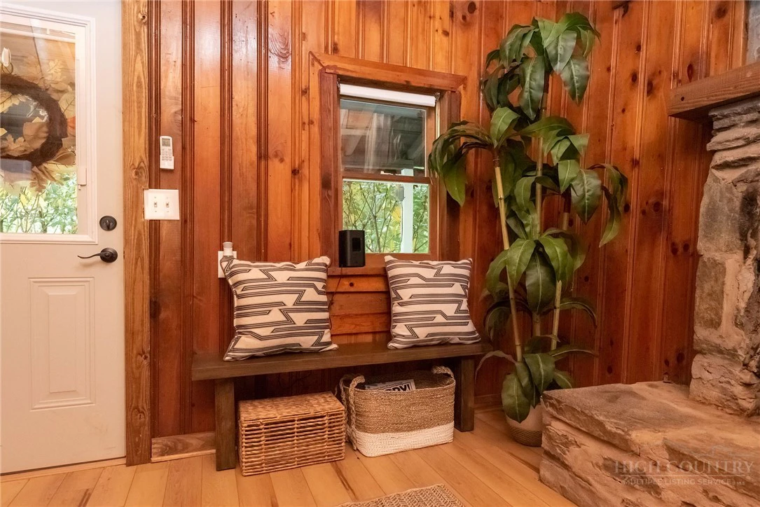 Image number 7 for the current listing