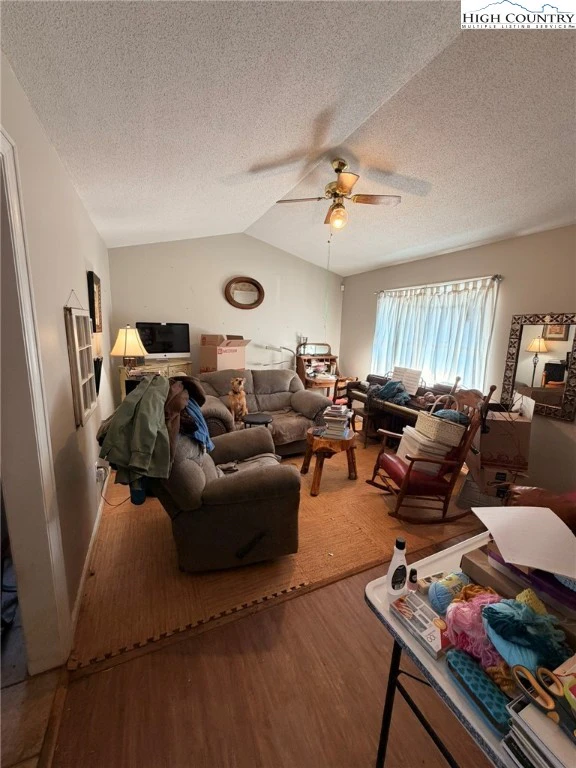 Image number 3 for the current listing