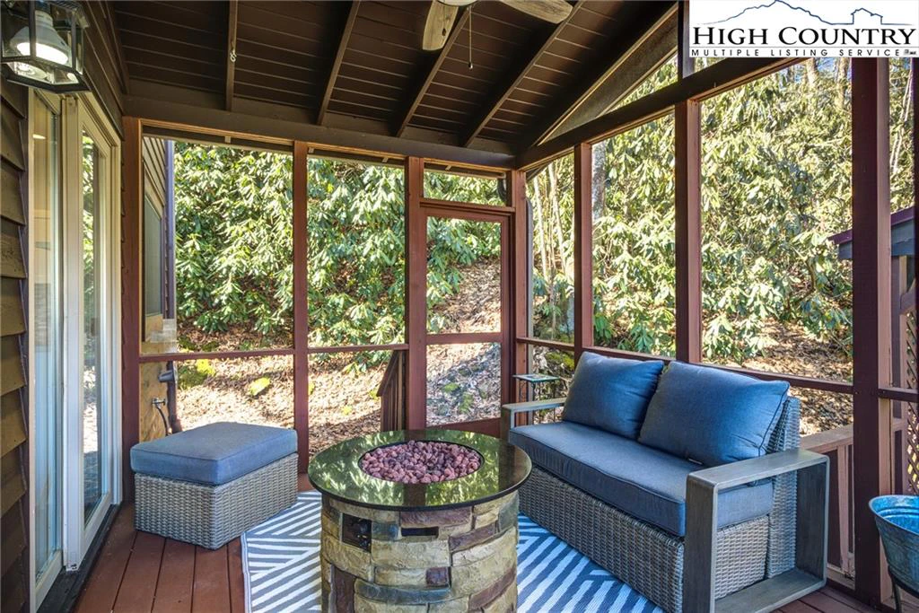 Image number 12 for the current listing