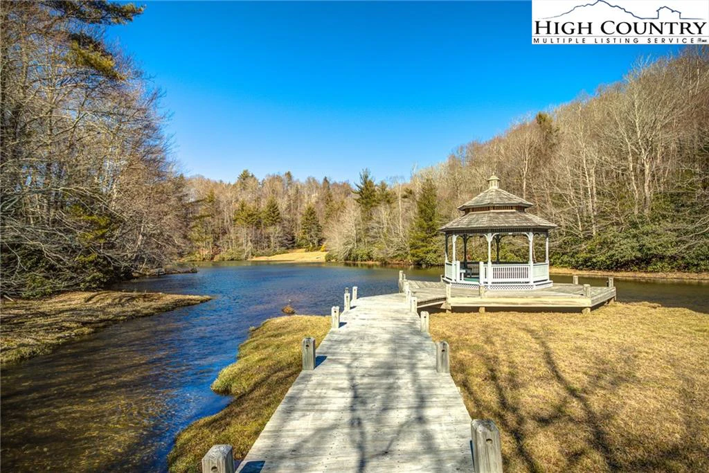 Image number 17 for the current listing