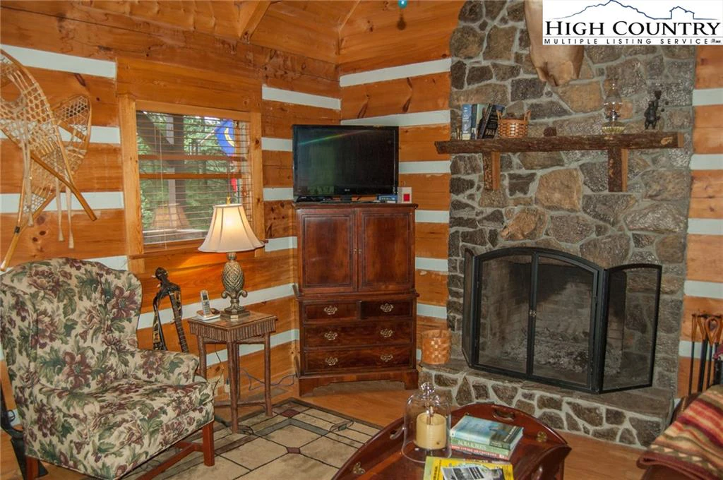 Image number 5 for the current listing
