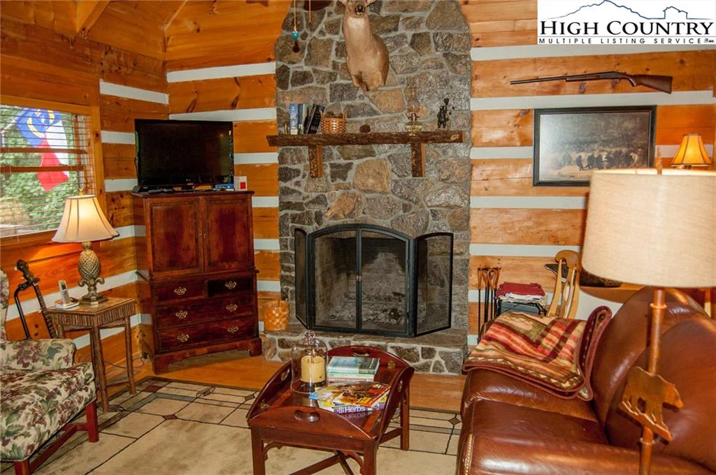 Image number 6 for the current listing