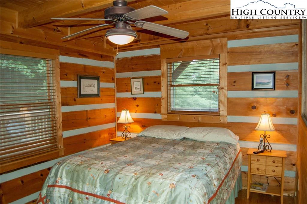 Image number 8 for the current listing