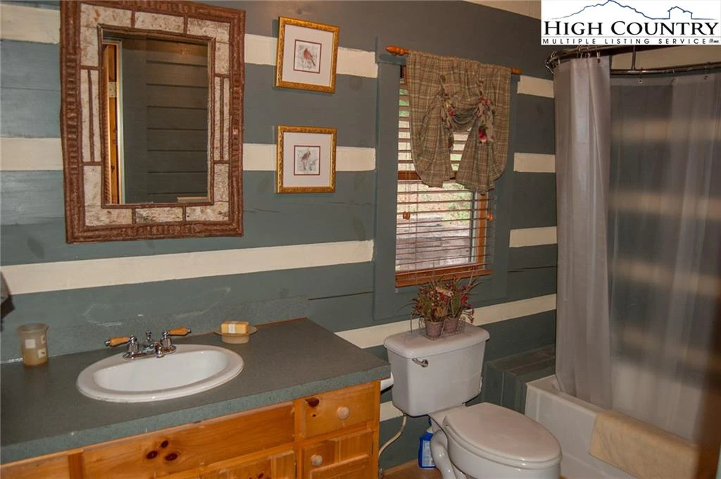 Image number 9 for the current listing