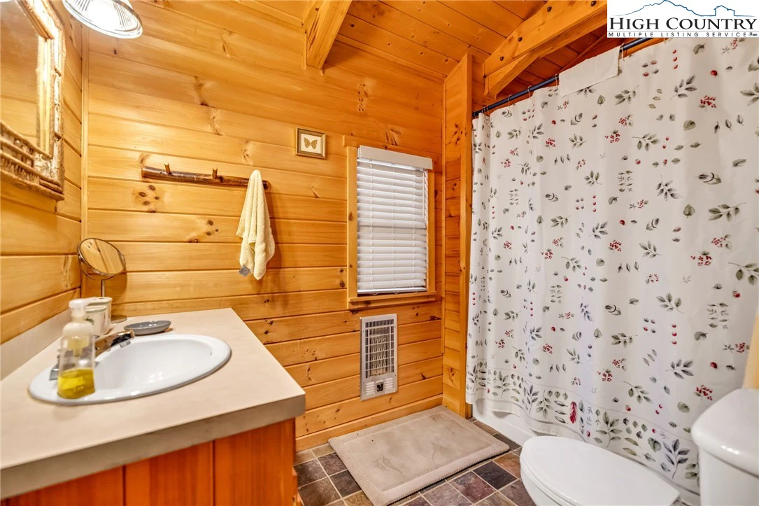 Image number 4 for the current listing