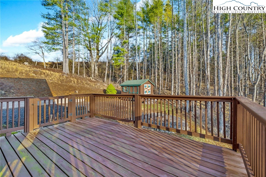 Image number 11 for the current listing