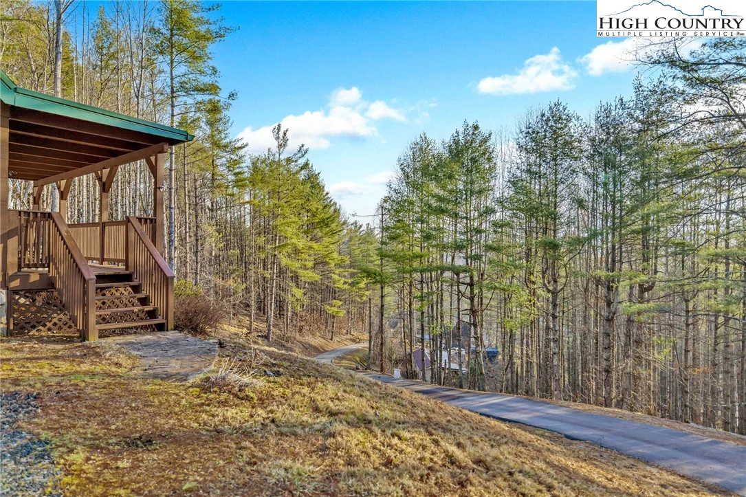 Image number 21 for the current listing