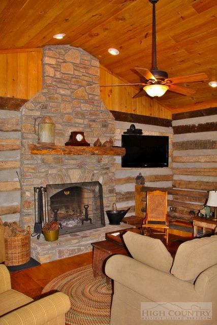 Image number 7 for the current listing