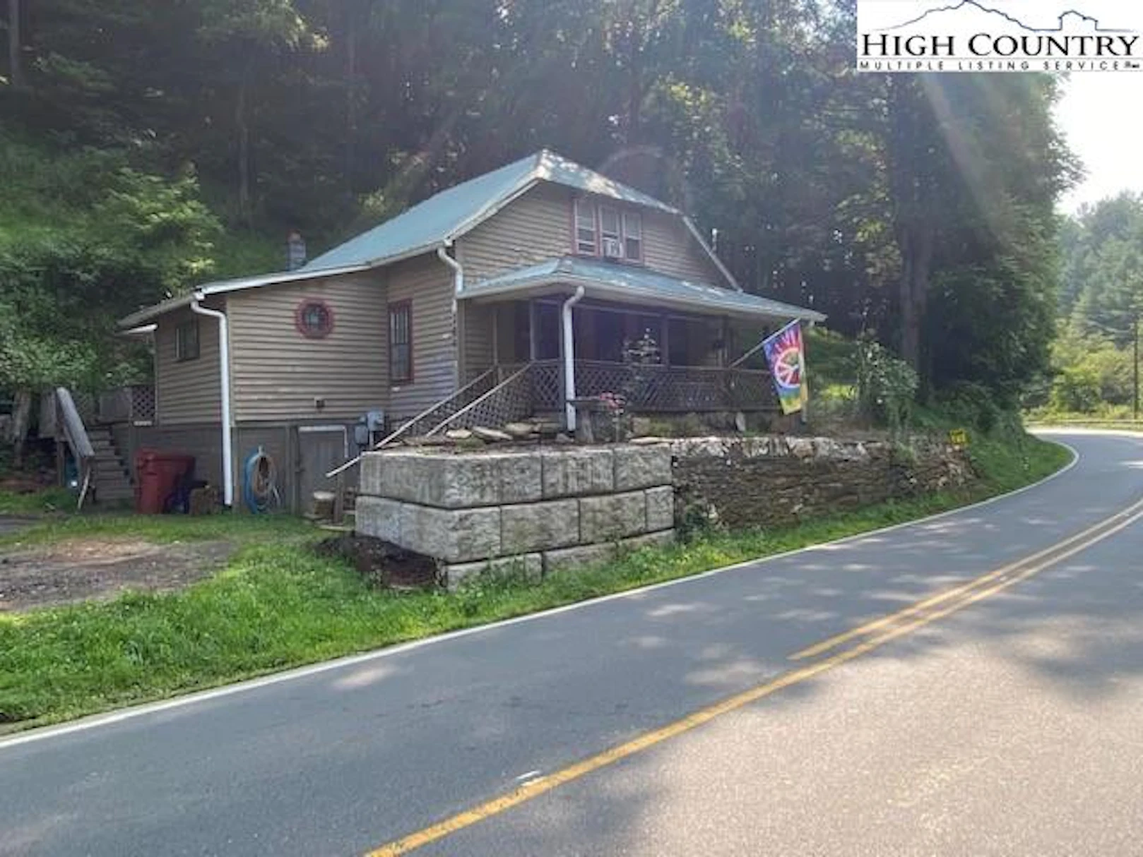 Image number 1 for the current listing
