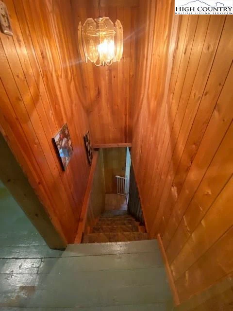 Image number 13 for the current listing