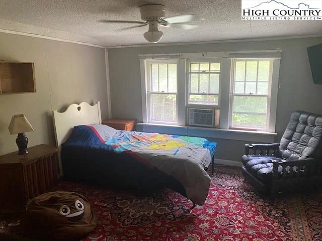 Image number 14 for the current listing