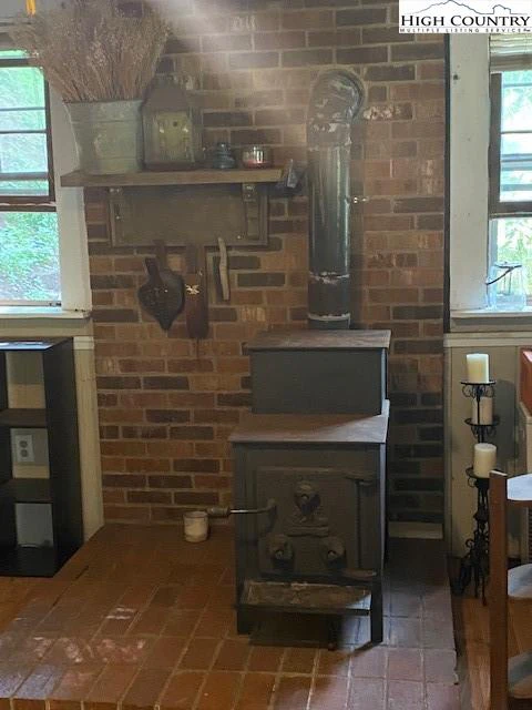 Image number 8 for the current listing