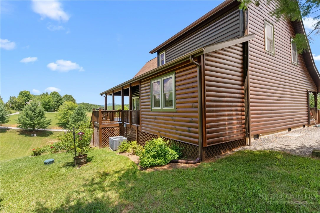 Image number 11 for the current listing