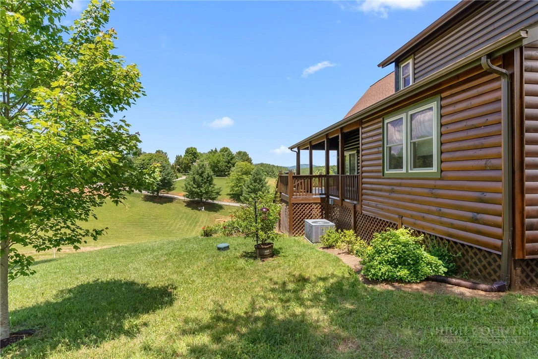 Image number 12 for the current listing