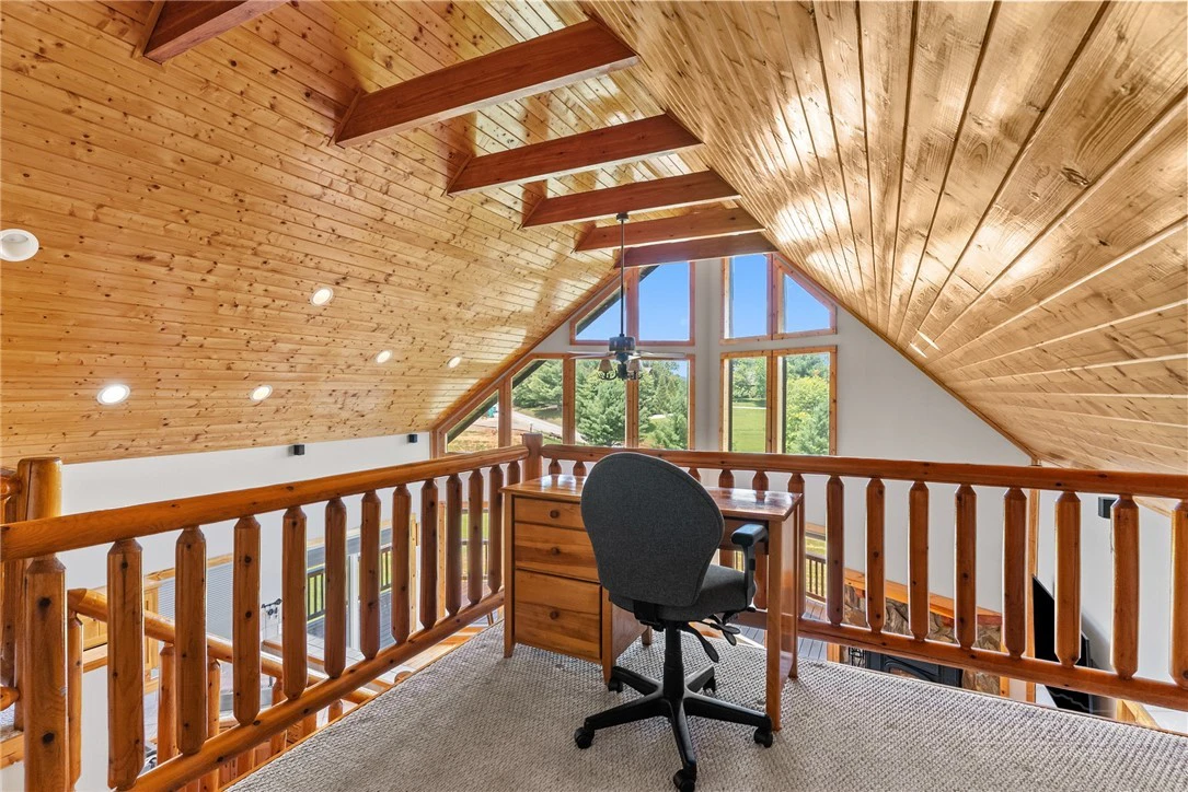 Image number 19 for the current listing