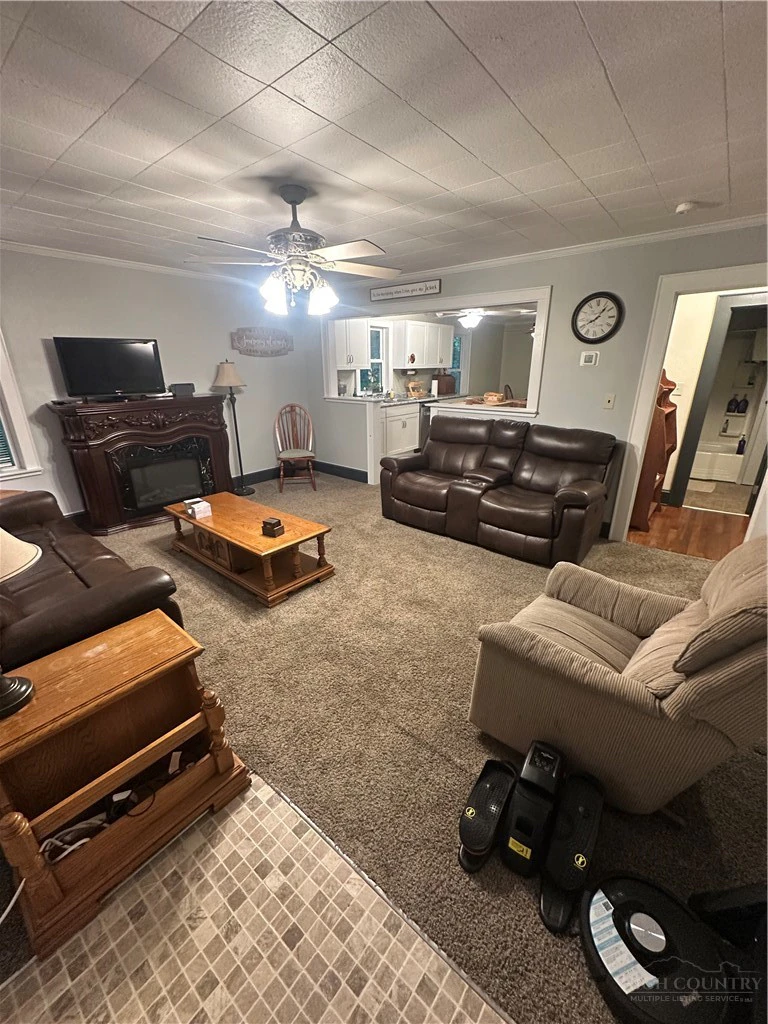 Image number 9 for the current listing