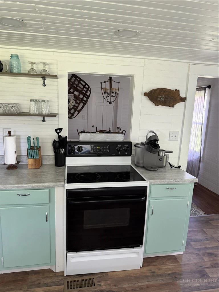 Image number 4 for the current listing