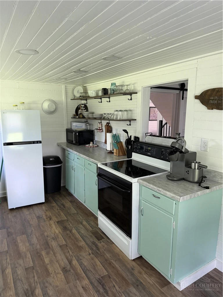 Image number 5 for the current listing
