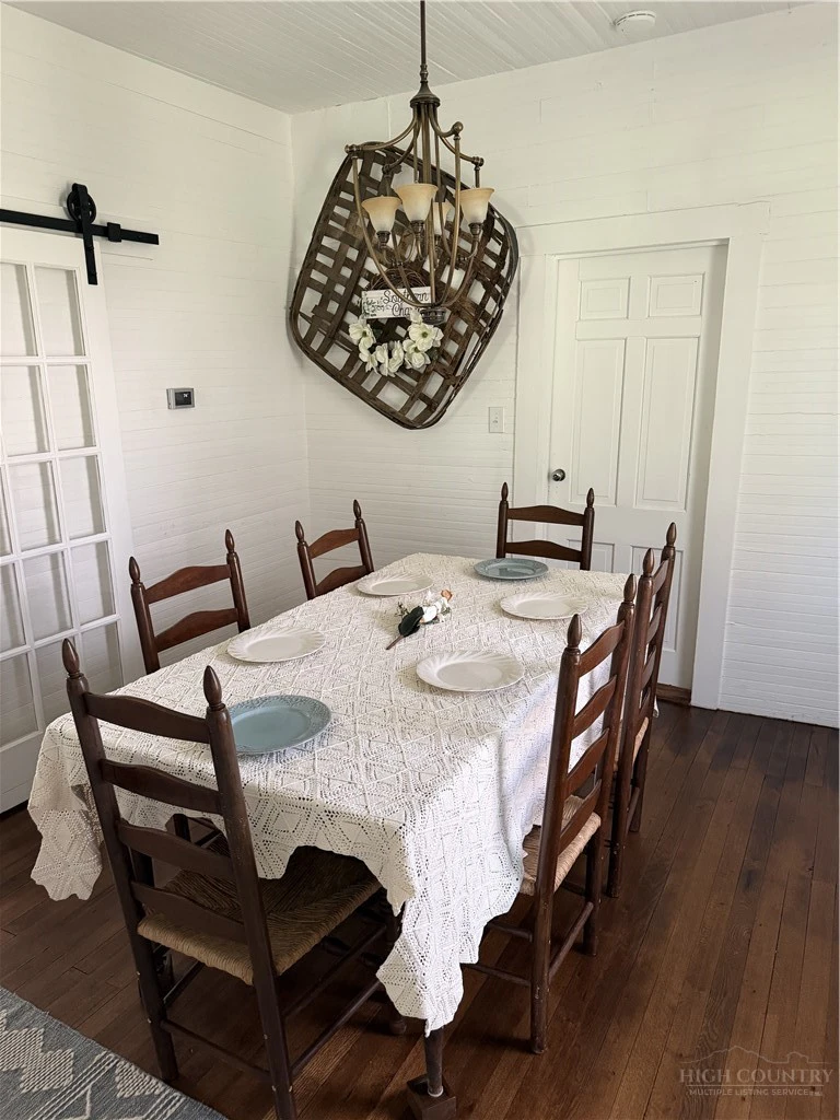 Image number 8 for the current listing