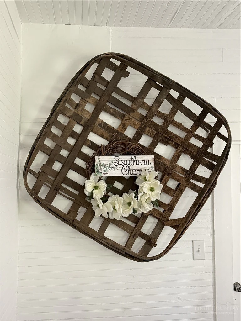 Image number 9 for the current listing