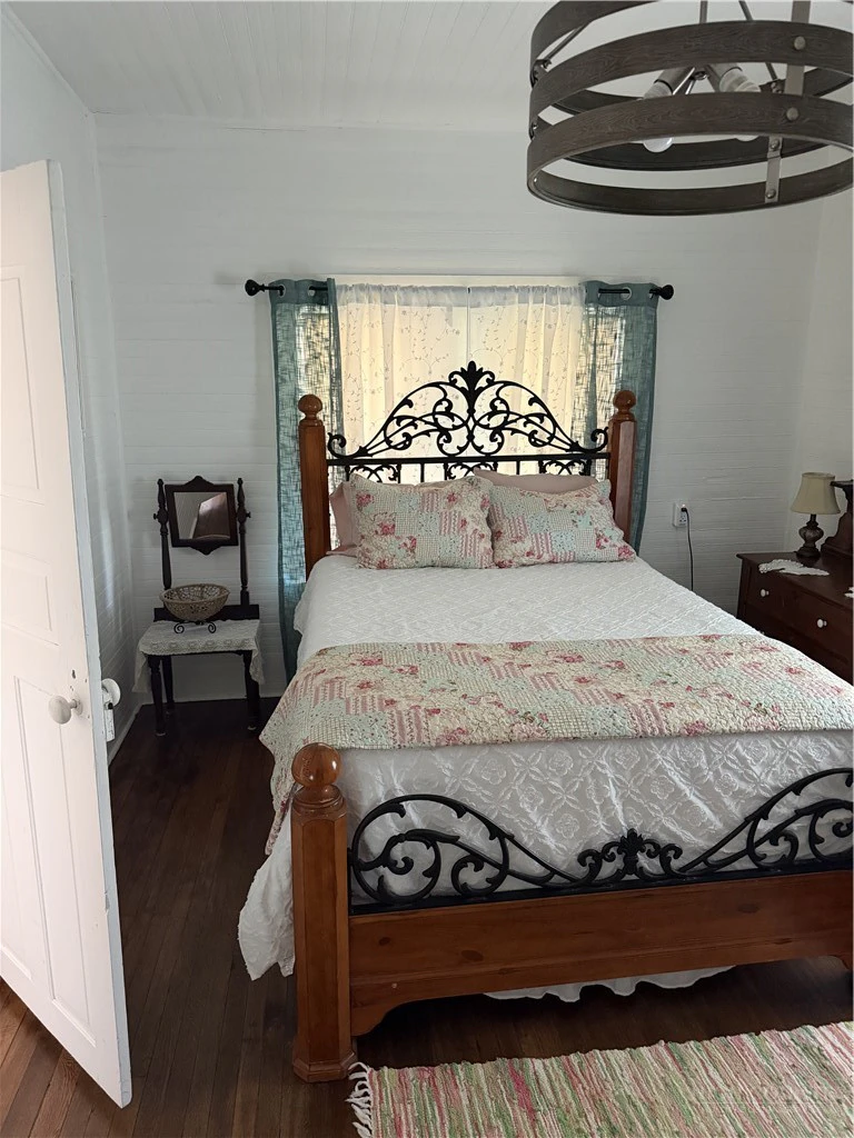 Image number 10 for the current listing