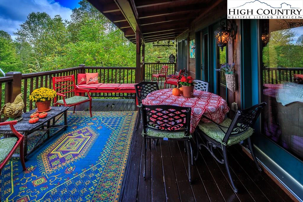 Image number 4 for the current listing
