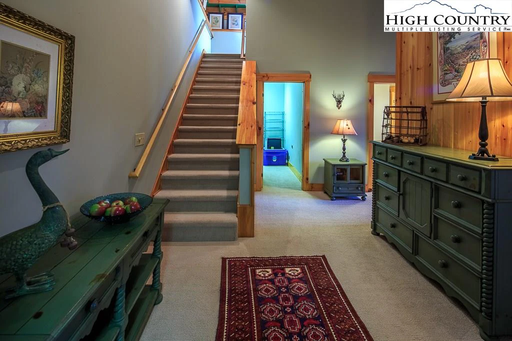 Image number 5 for the current listing