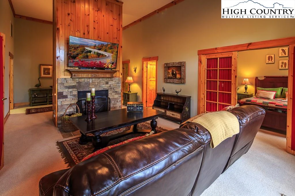 Image number 6 for the current listing