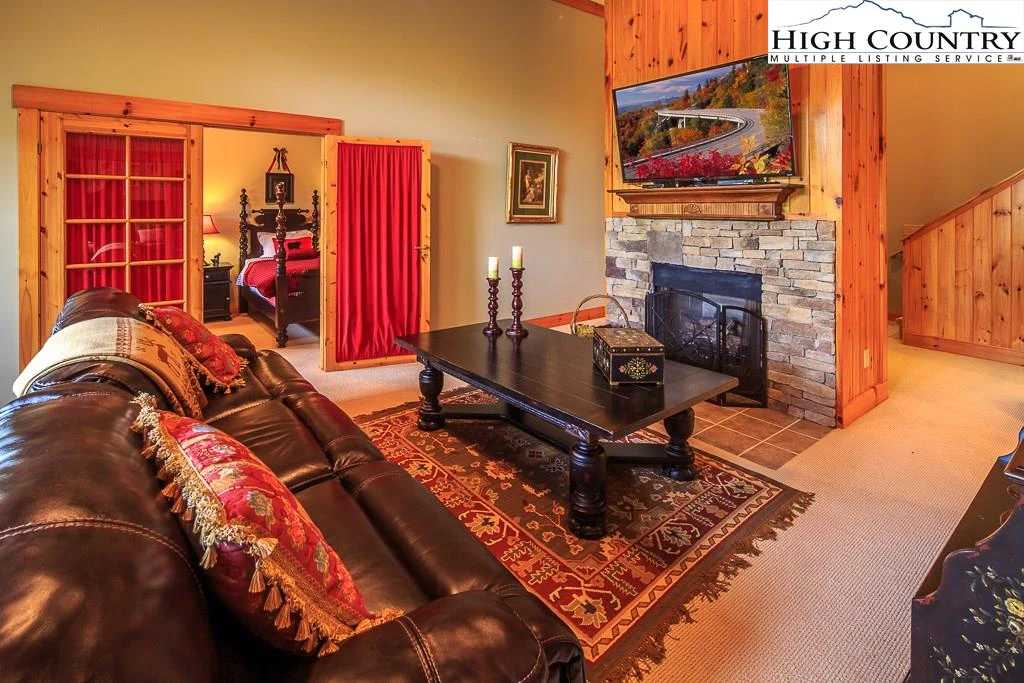 Image number 7 for the current listing