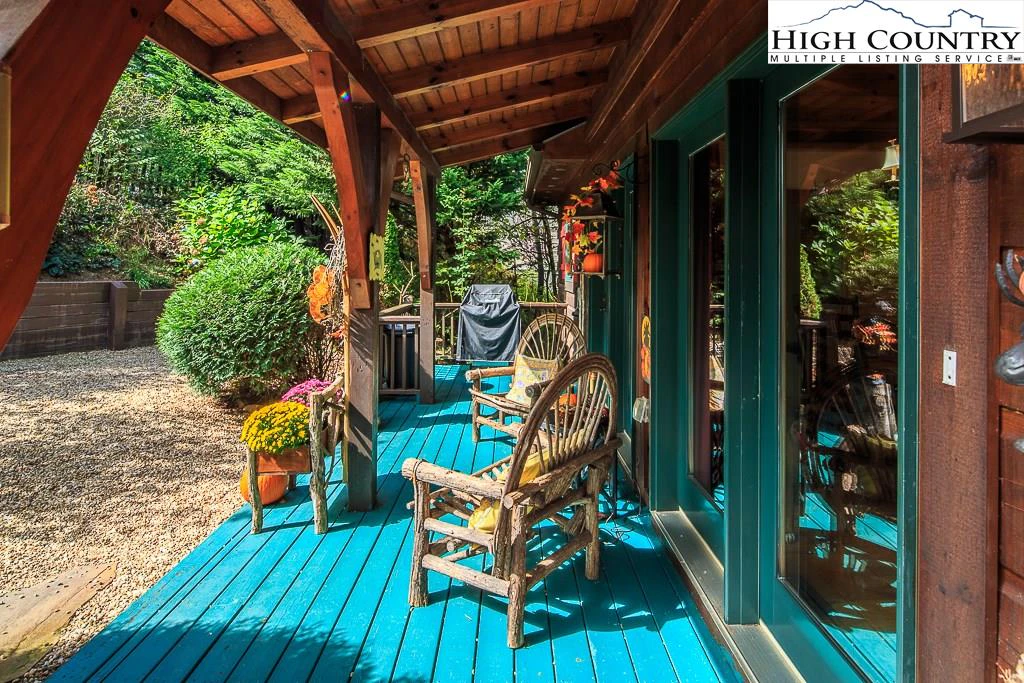 Image number 13 for the current listing