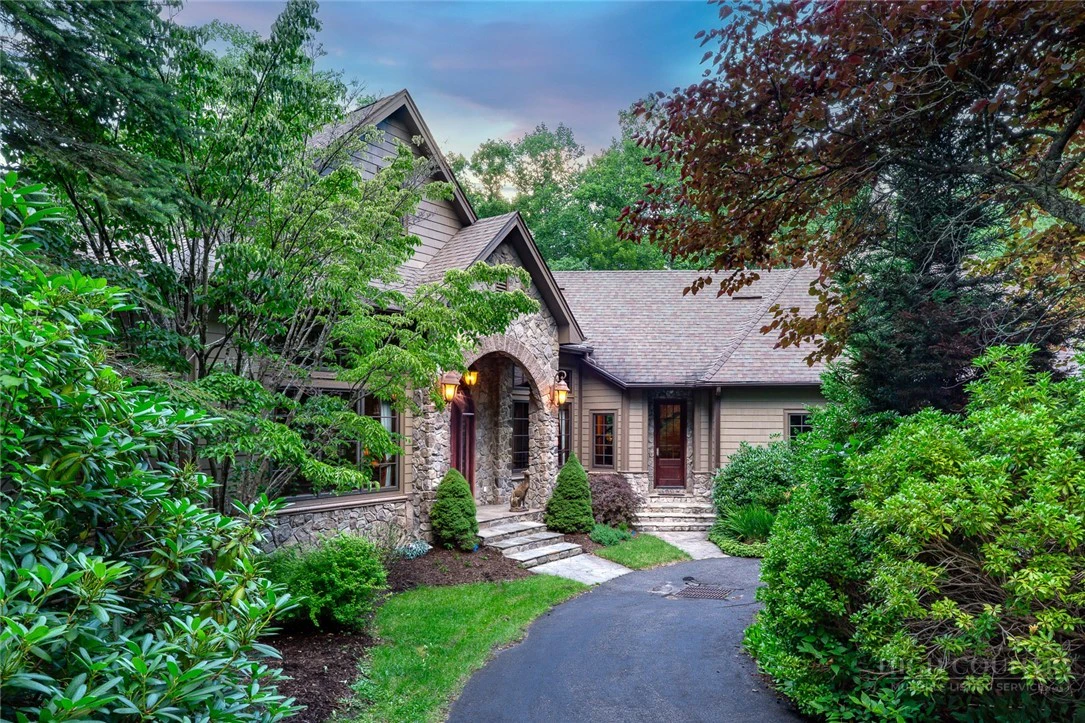 Image number 5 for the current listing
