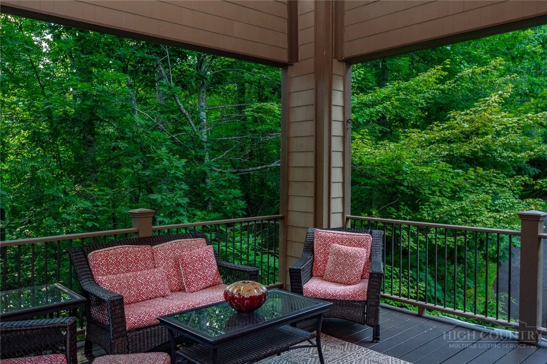 Image number 26 for the current listing