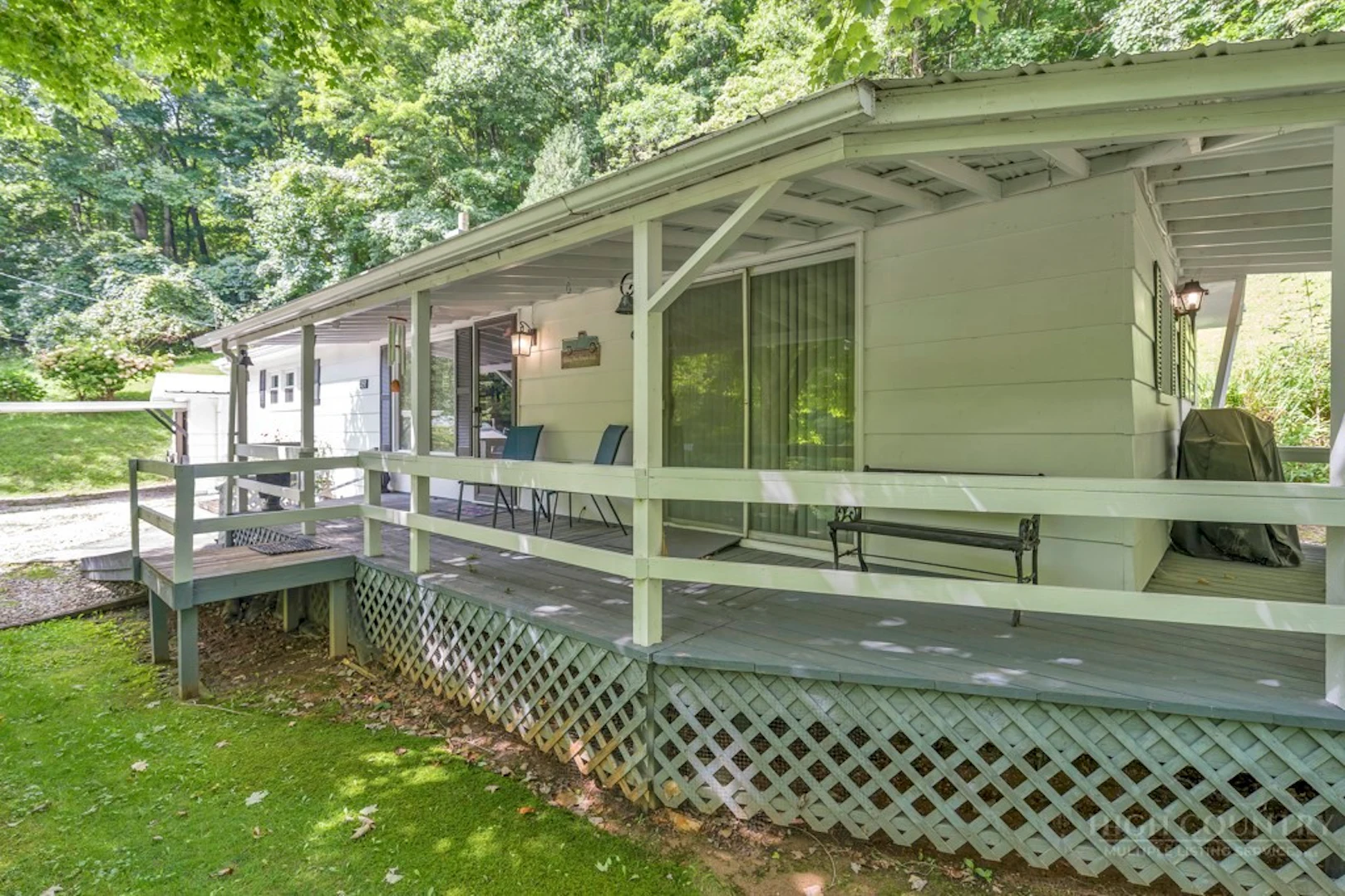 Image number 18 for the current listing