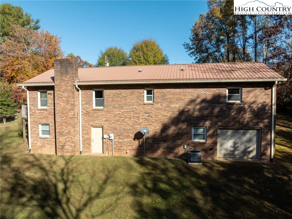 Image number 19 for the current listing