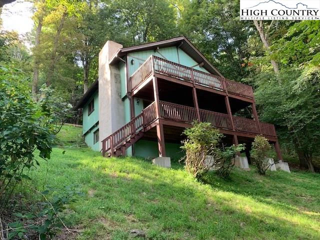 Image number 1 for the current listing