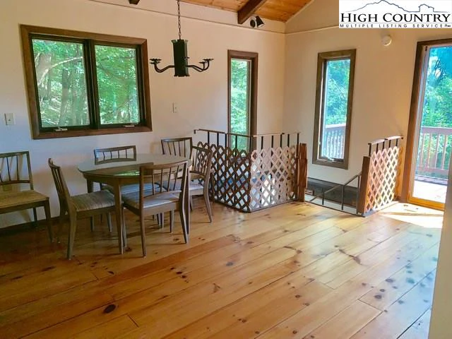 Image number 20 for the current listing