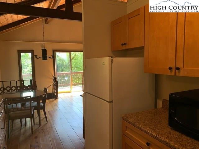Image number 2 for the current listing