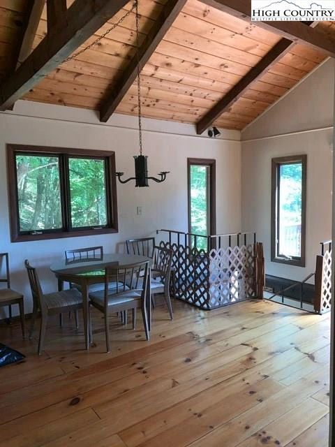 Image number 15 for the current listing