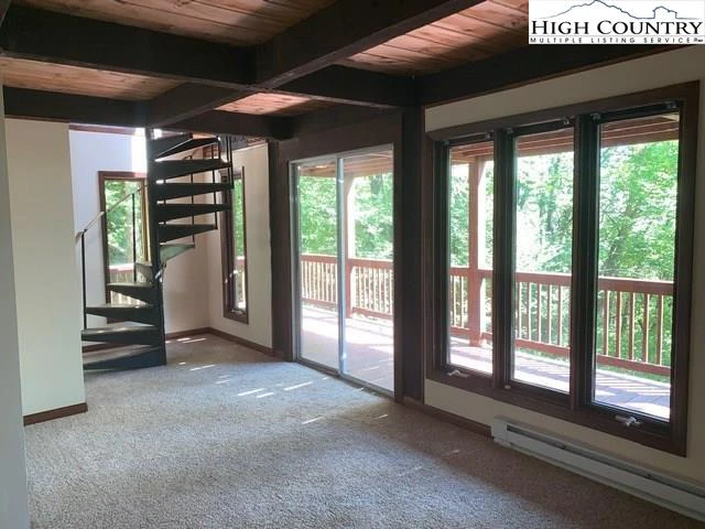 Image number 11 for the current listing