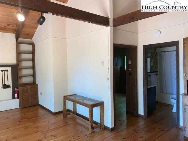 Image number 10 for the current listing