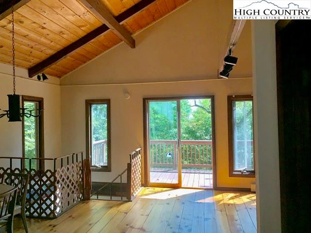 Image number 9 for the current listing