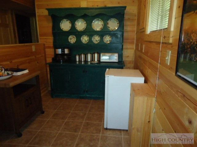 Image number 11 for the current listing